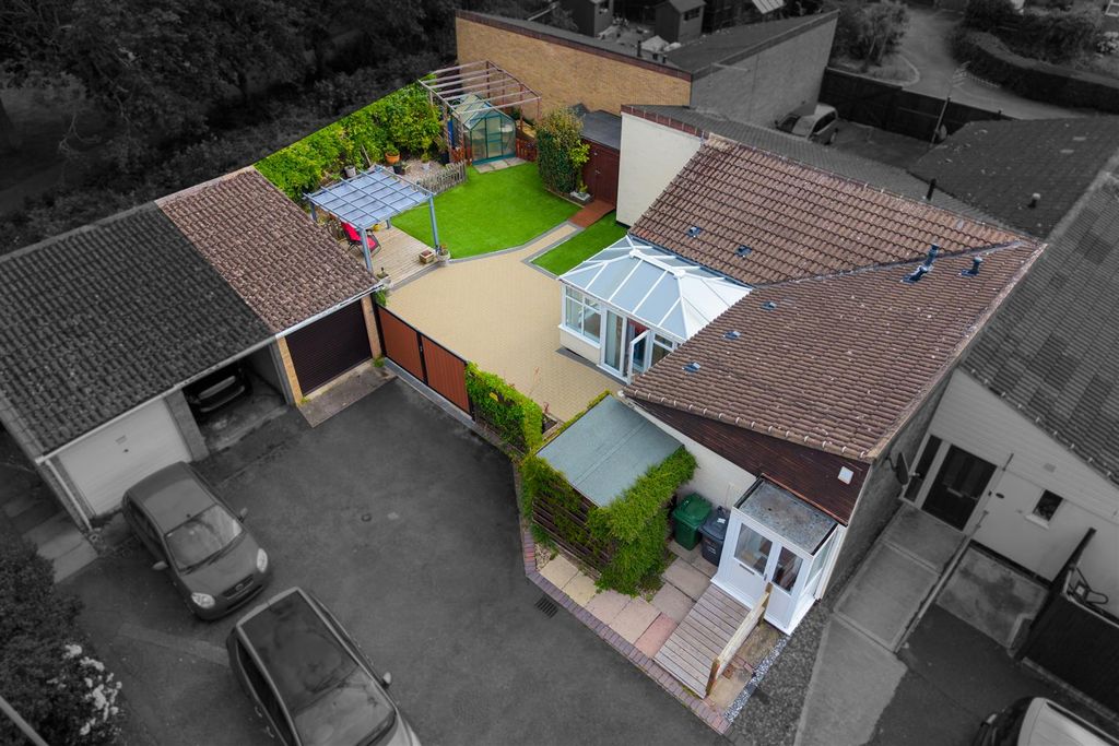 Property photo 1 of 25