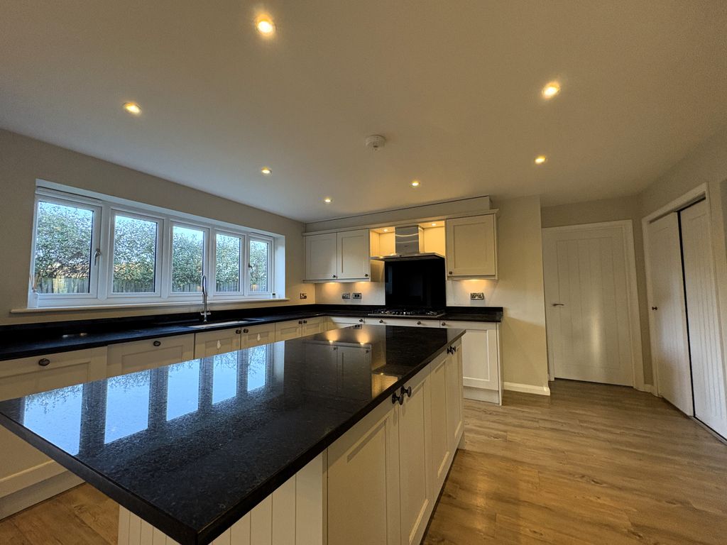 Property photo 1 of 22 Kitchen