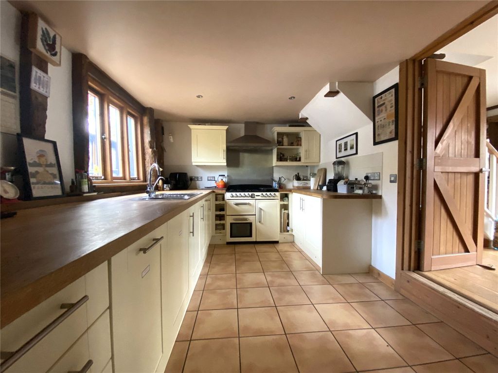 Property photo 2 of 24 Picture No. 06