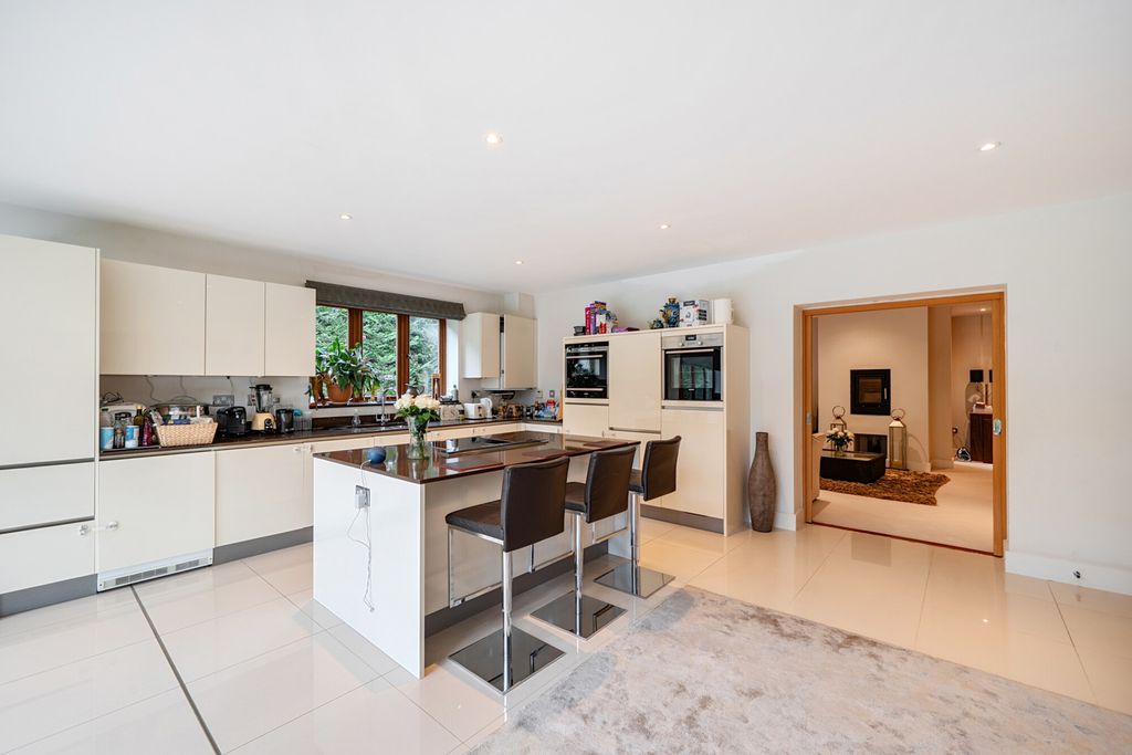 Additional image 15 of 4 bed terraced house for saleHigh Street, Pinner HA5