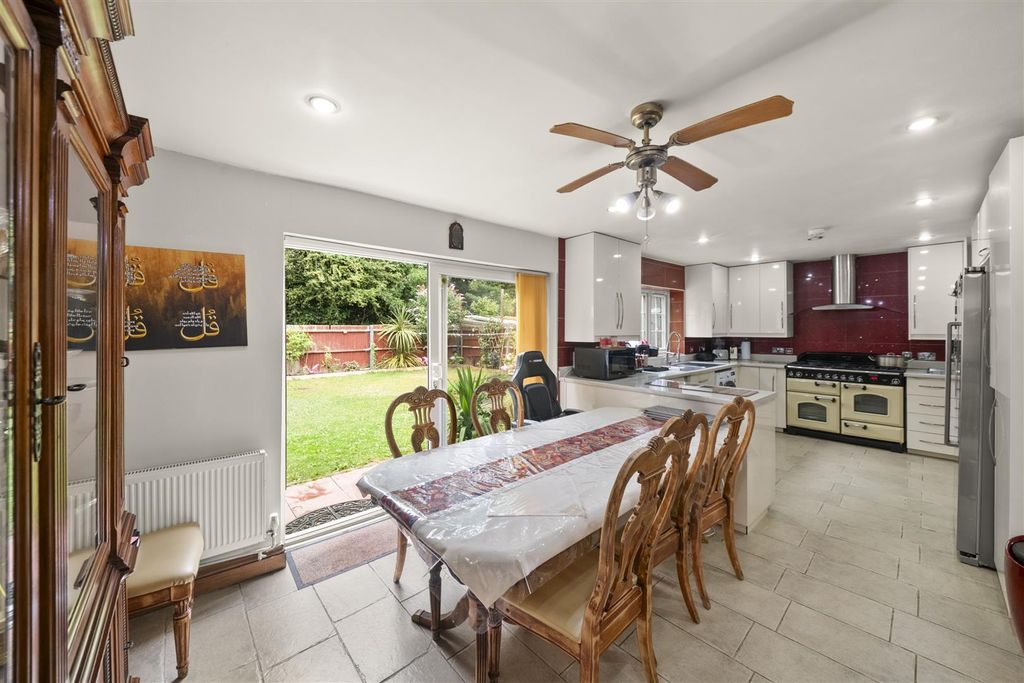 Property photo 2 of 22
