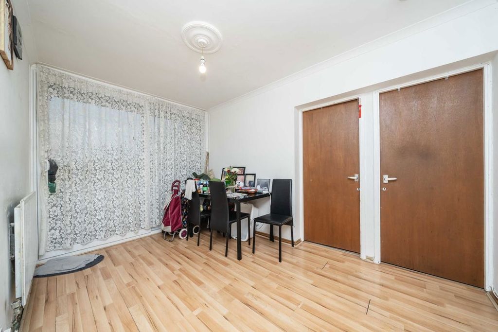 Property photo 2 of 4