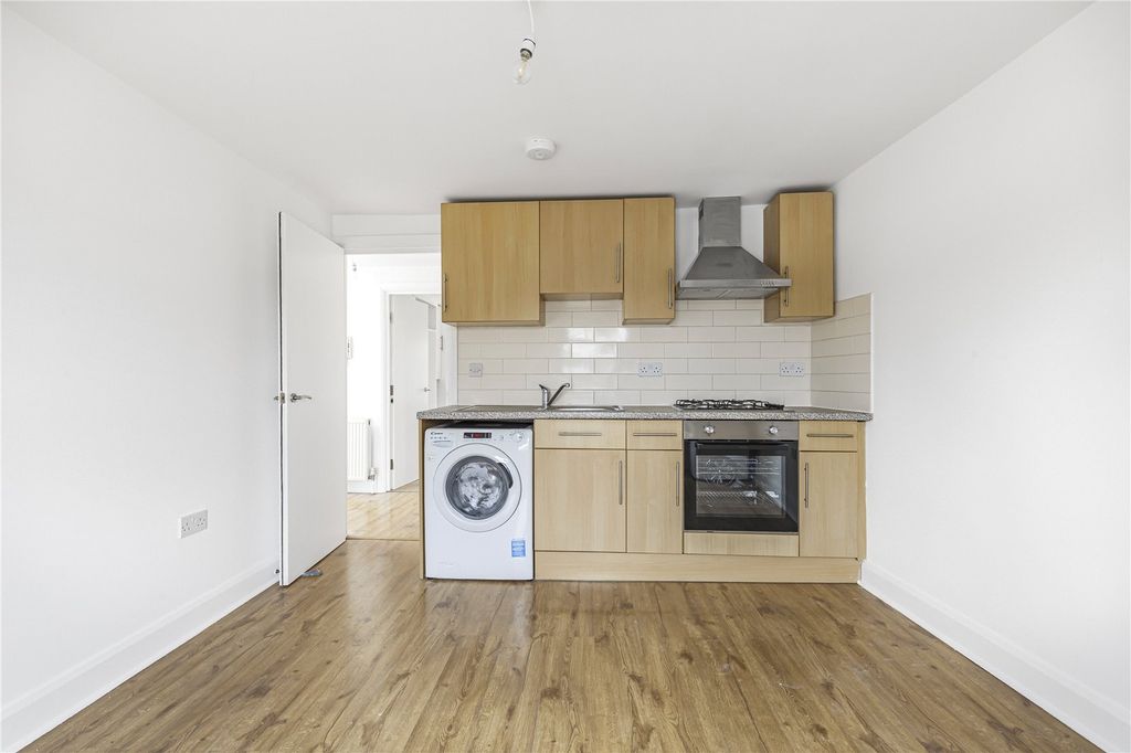 Property photo 2 of 8 Picture No. 10