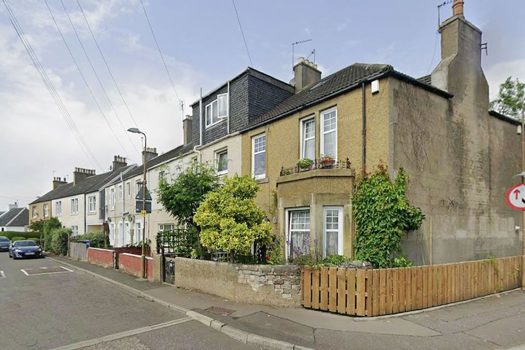 Property photo 1 of 9