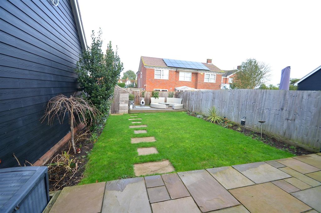 Property photo 3 of 13 Garden