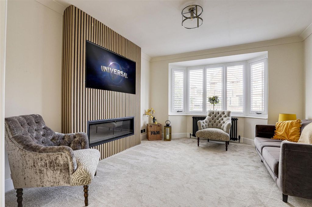 Property photo 3 of 36