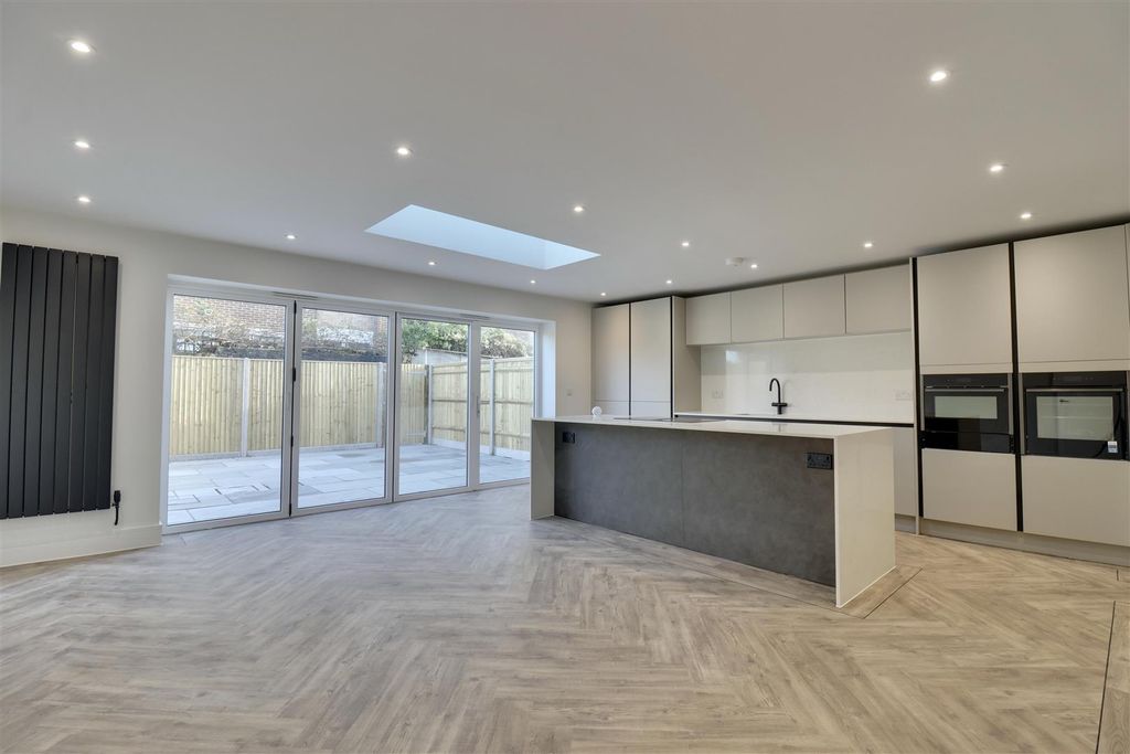 Property photo 2 of 30 178D466C-Fb14-4A19-B795-6Dbe880191E5_1_201_A.Jpeg