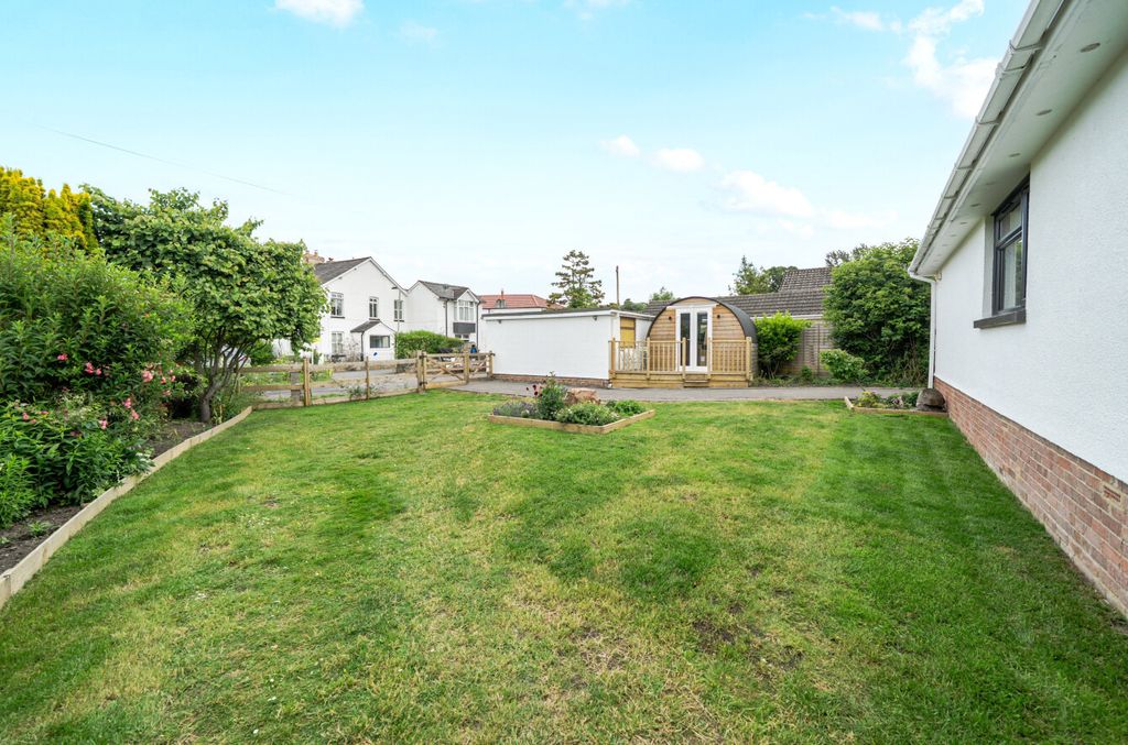 Property photo 3 of 14 Front Garden