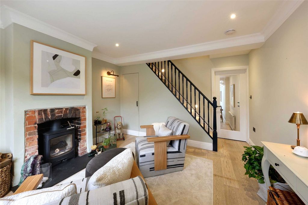 Property photo 2 of 14 Sitting Room