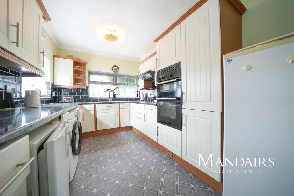 Property photo 3 of 33