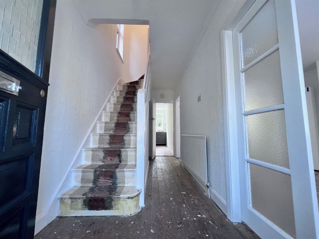 Property photo 2 of 19 Entrance Hallway.Jpg