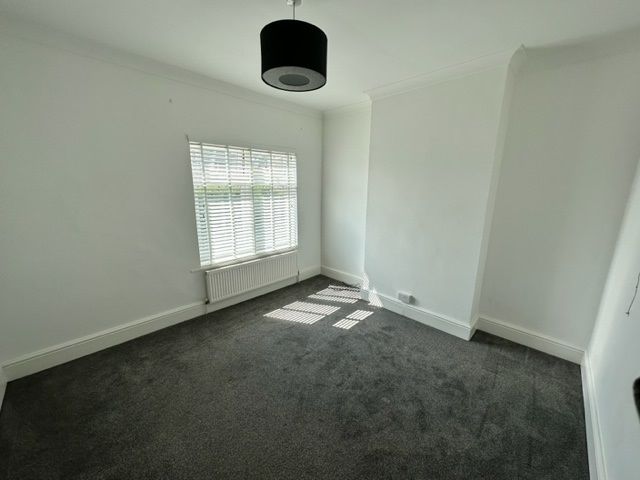 Property photo 3 of 7 Living Room