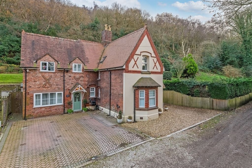 Property photo 1 of 29 (Main)