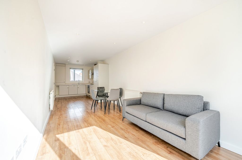 Property photo 3 of 19 1344658-8-68Ae1F5...