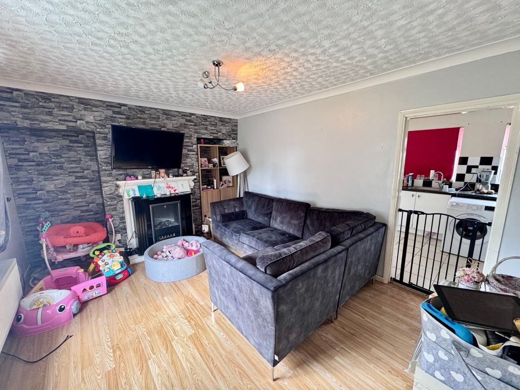 Property photo 2 of 9