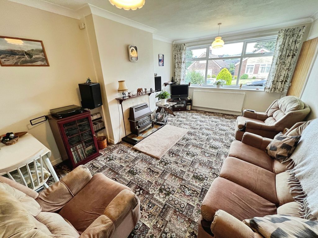 Property photo 2 of 12 Lounge