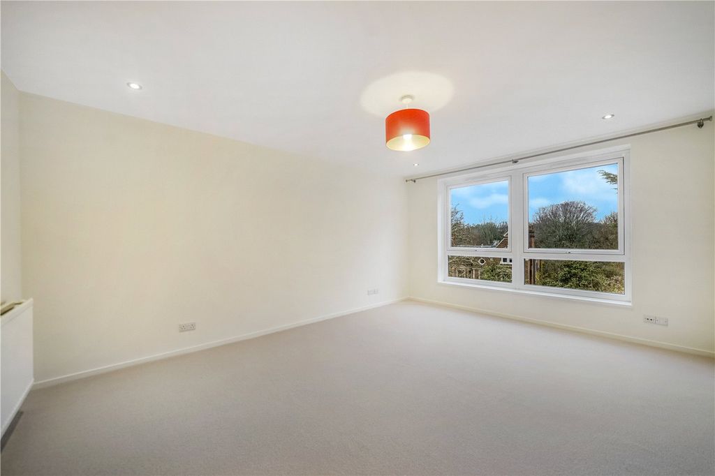 Property photo 2 of 16 Picture No. 02