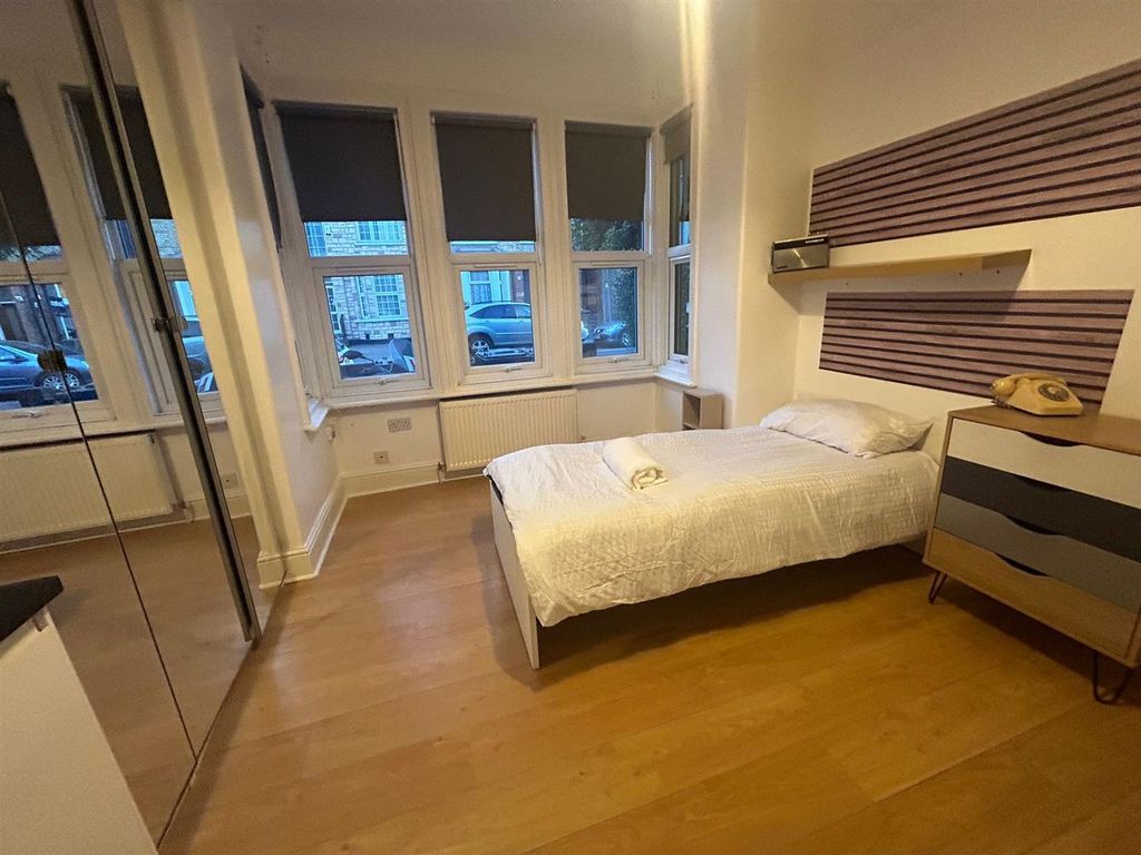 Property photo 1 of 5 Flat 1 7 Elm.Jpg
