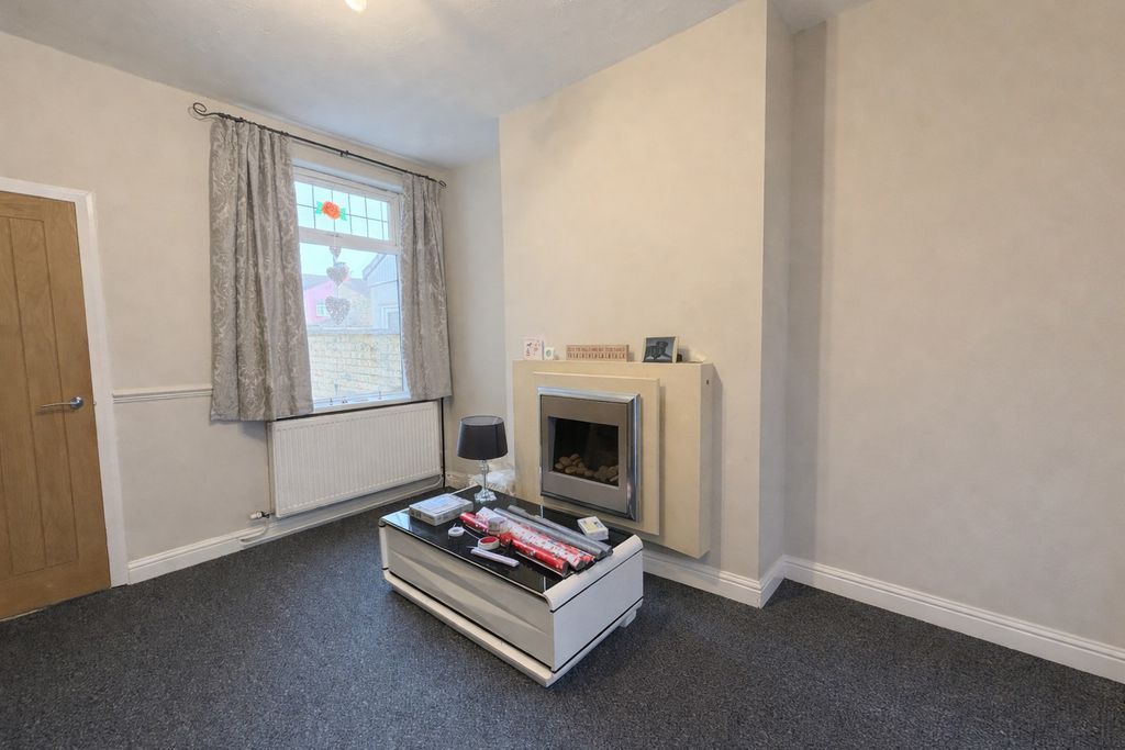 Property photo 3 of 10 Photo 3