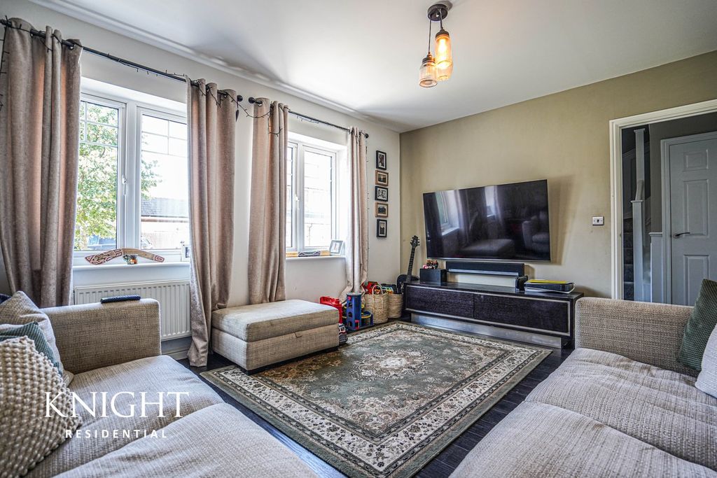 Property photo 3 of 18