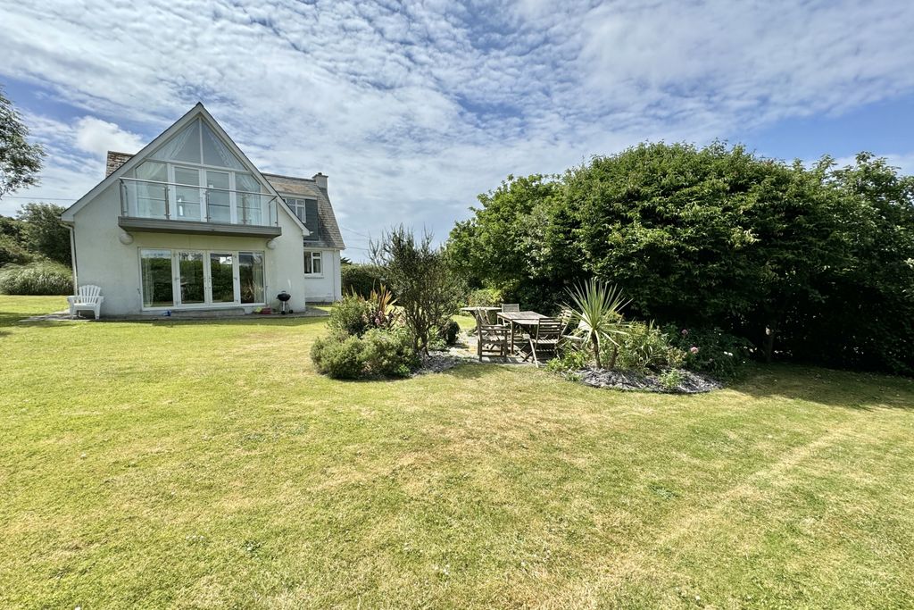 Property photo 3 of 19 Photo 6