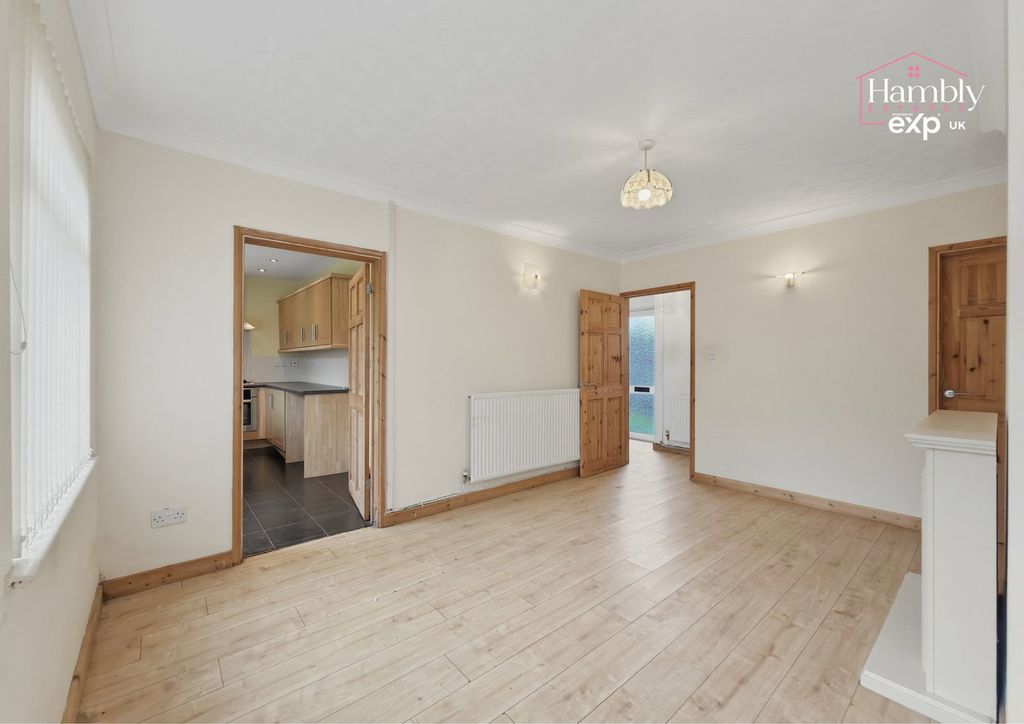 Property photo 3 of 23