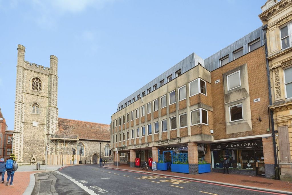 Property photo 1 of 20