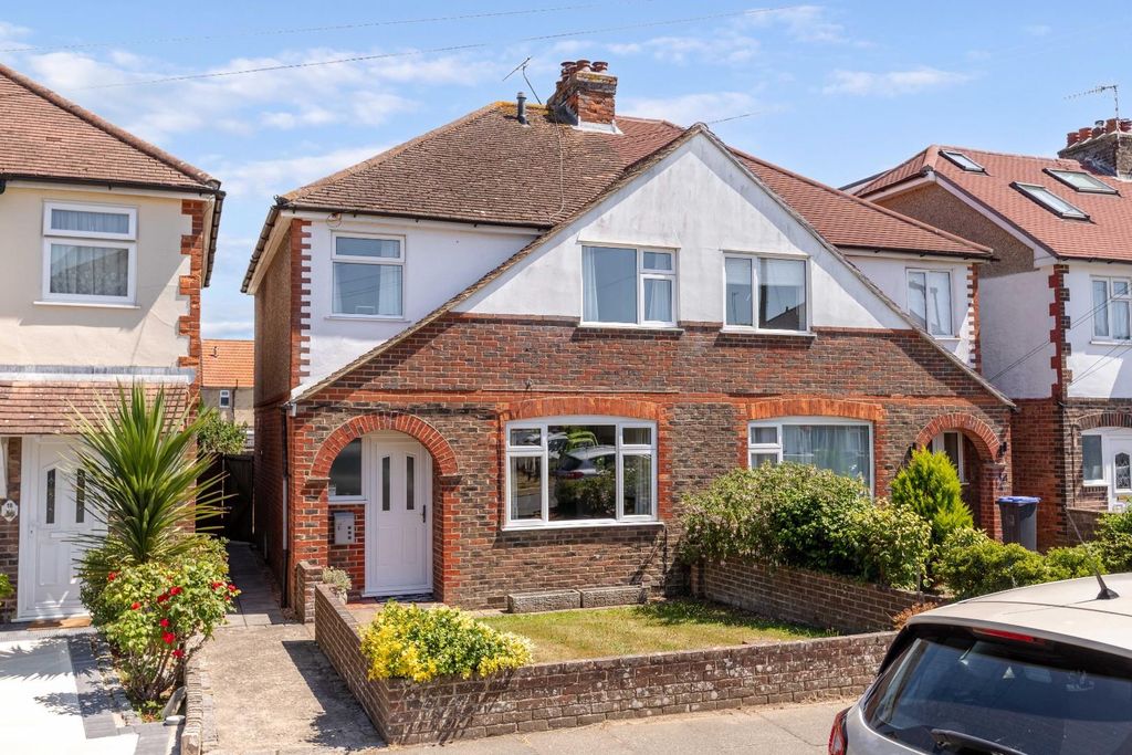 Property photo 1 of 17 Grand Avenue-01.Jpg