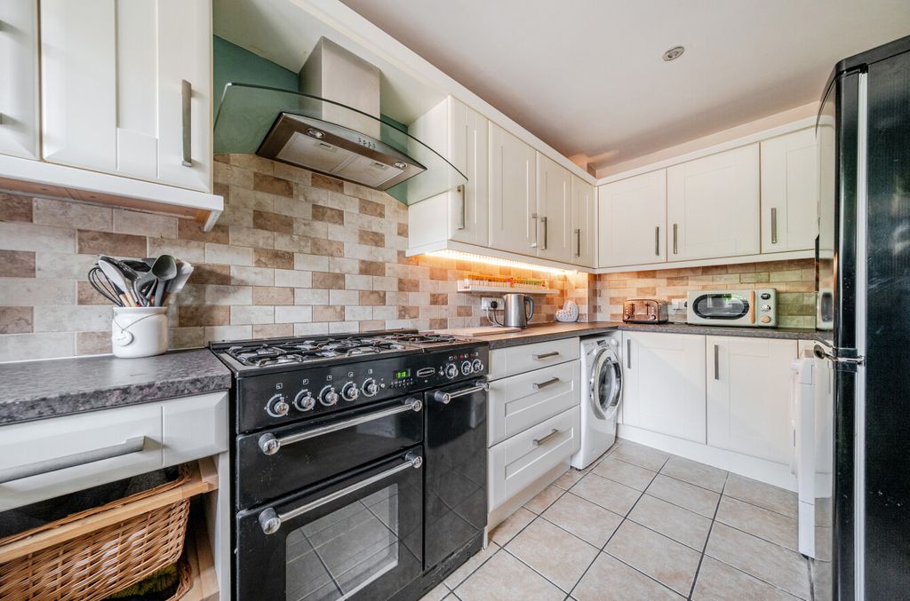 Property photo 3 of 21 1502719-10-6A7c49...