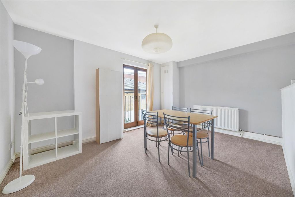 Property photo 2 of 11 Reception/Kitchen