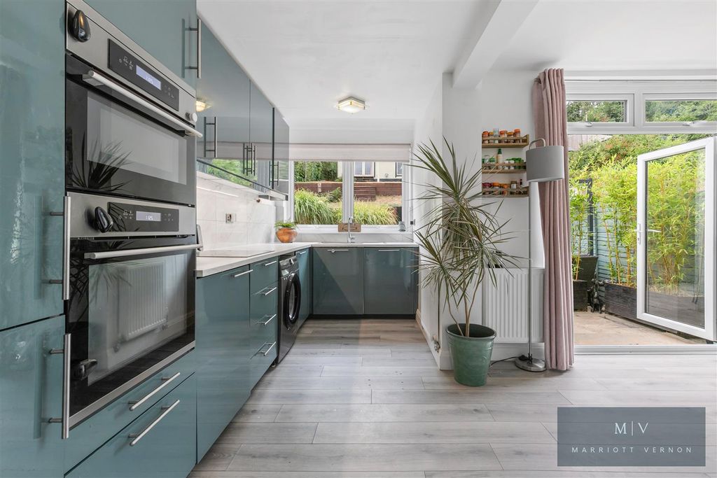 Property photo 3 of 23 Valley Road 109 MV-4.Jpg