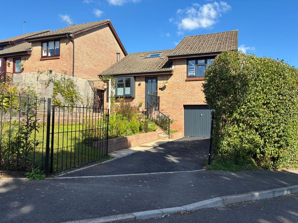 Property photo 1 of 37