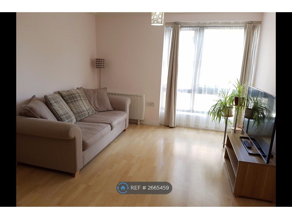 Property photo 3 of 11 Lounge