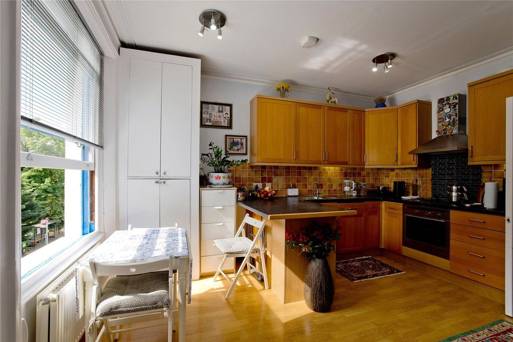 Property photo 3 of 12 Picture No. 01