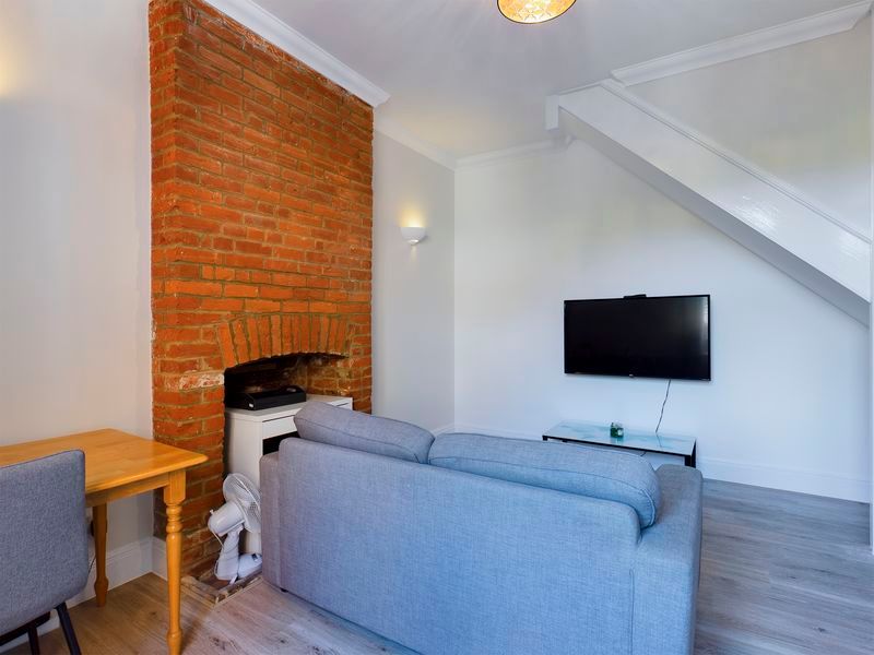 Property photo 3 of 9 Photo 10