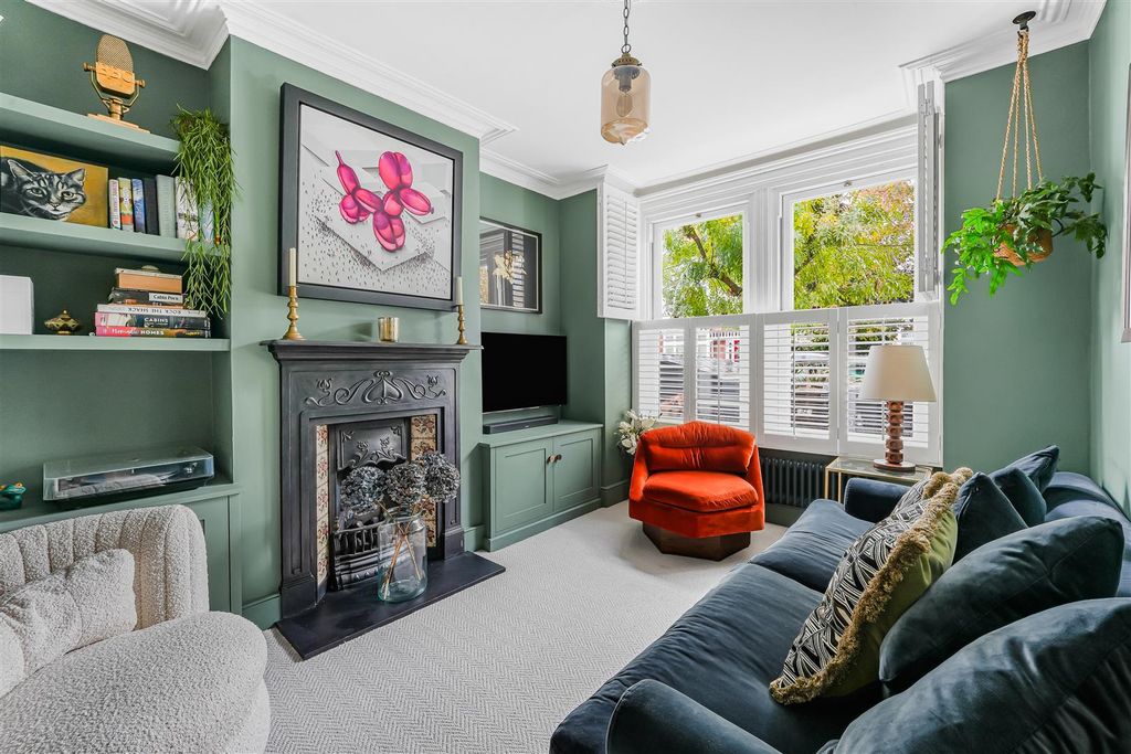 Property photo 2 of 17 Separate Front Reception Room