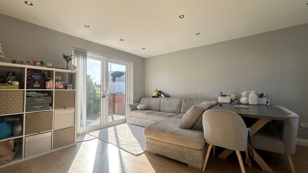 Property photo 2 of 9 Picture No. 05