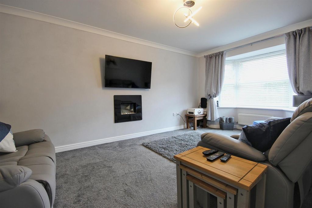 Property photo 2 of 22 Ashcourt Drive, Hornsea (6).Jpg