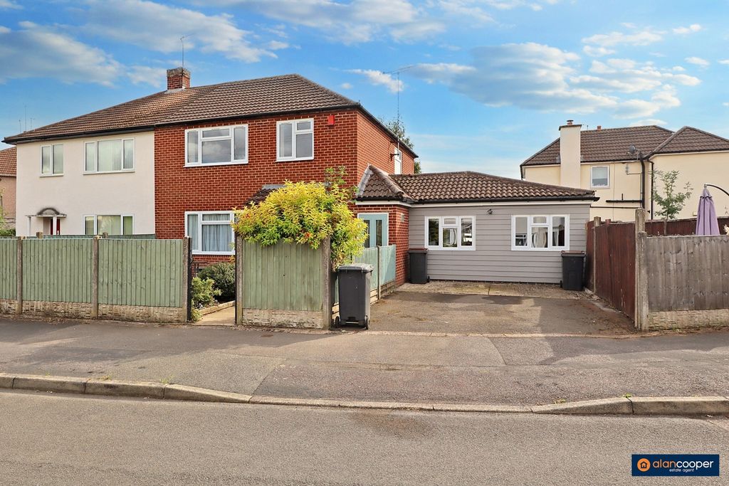 Property photo 1 of 33 4419240