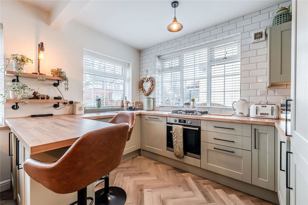 Property photo 3 of 17 Picture No. 32