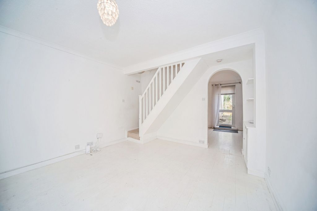 Property photo 3 of 12 Pbox-Img.Jpg