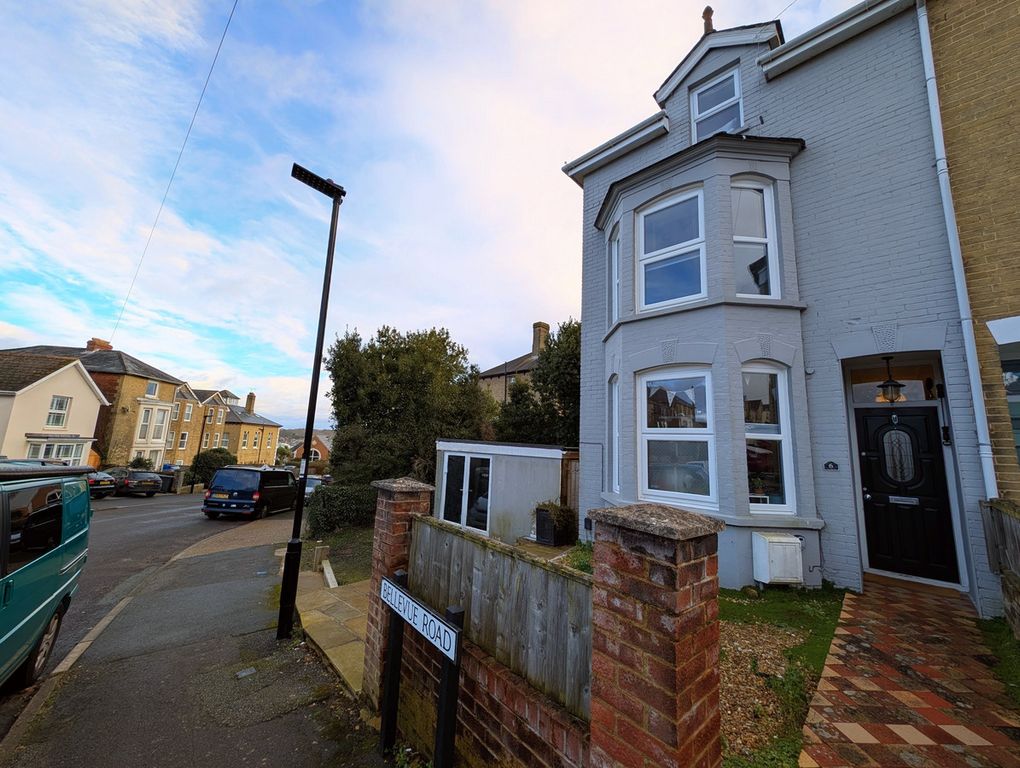 Property photo 3 of 41