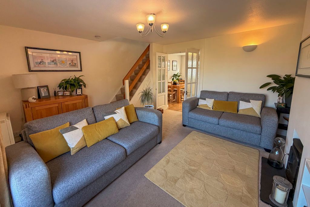 Property photo 2 of 19 Sitting Room