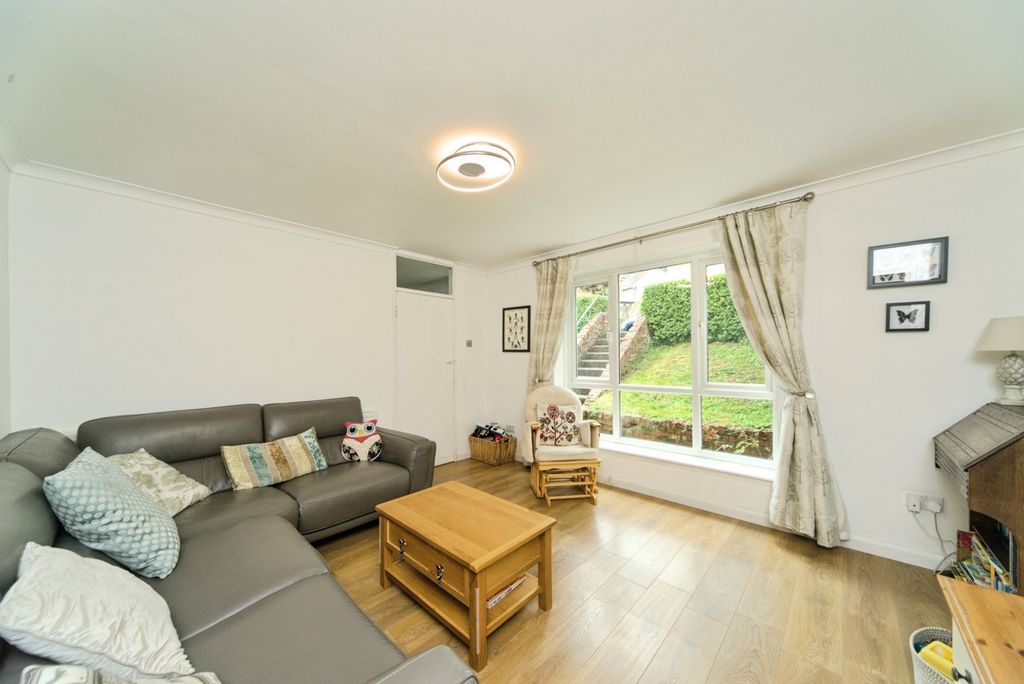 Property photo 2 of 16 Photo