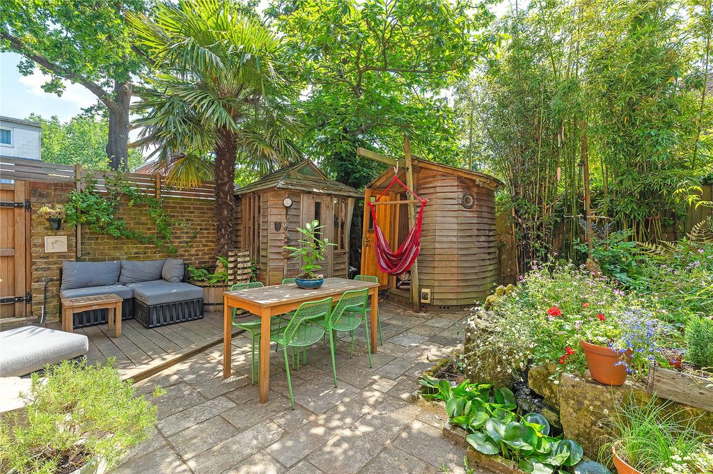 Property photo 2 of 16 Picture No. 13