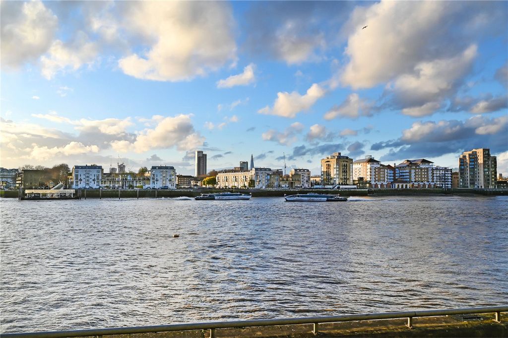 Property photo 3 of 18 View