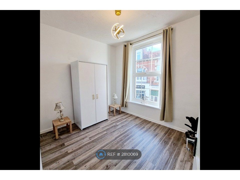 Property photo 1 of 10 Bedroom