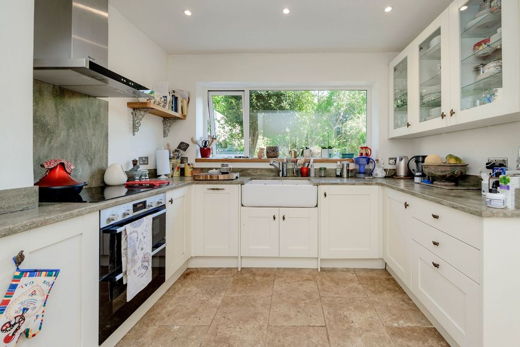 Property photo 3 of 13