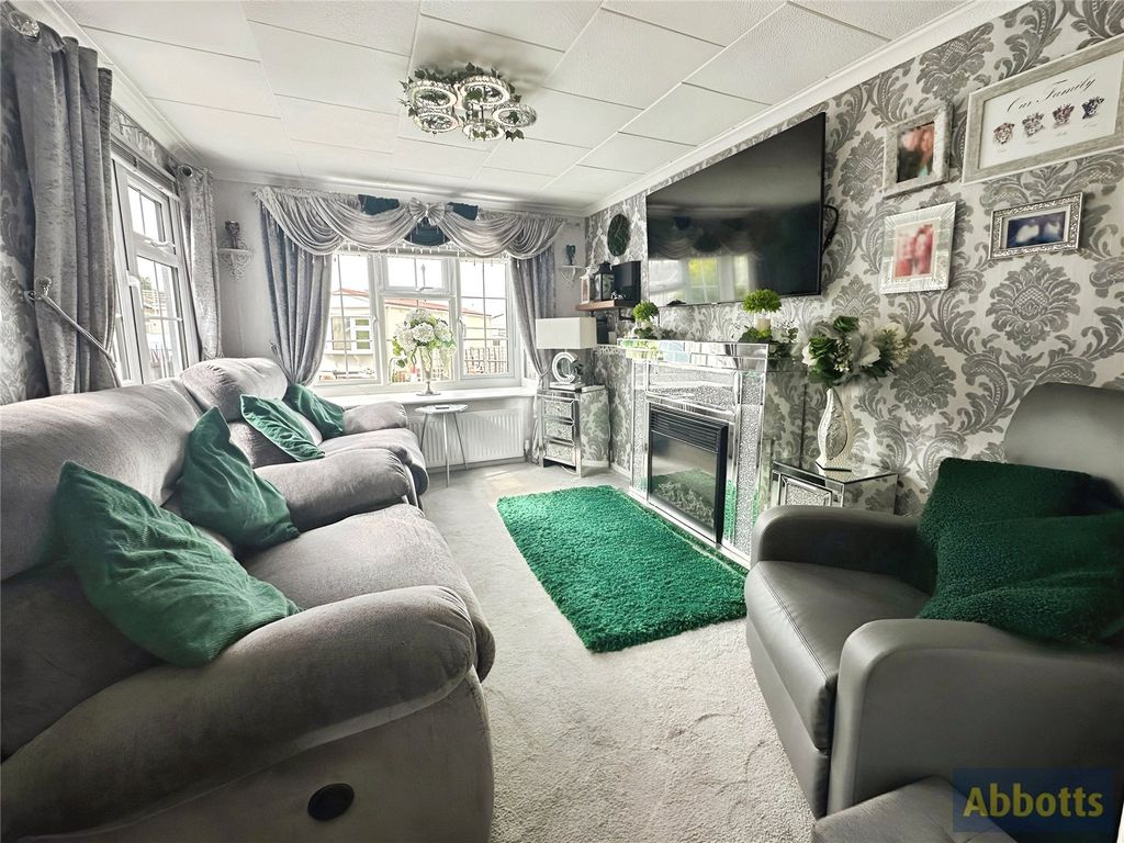 Property photo 2 of 17 Picture No. 02