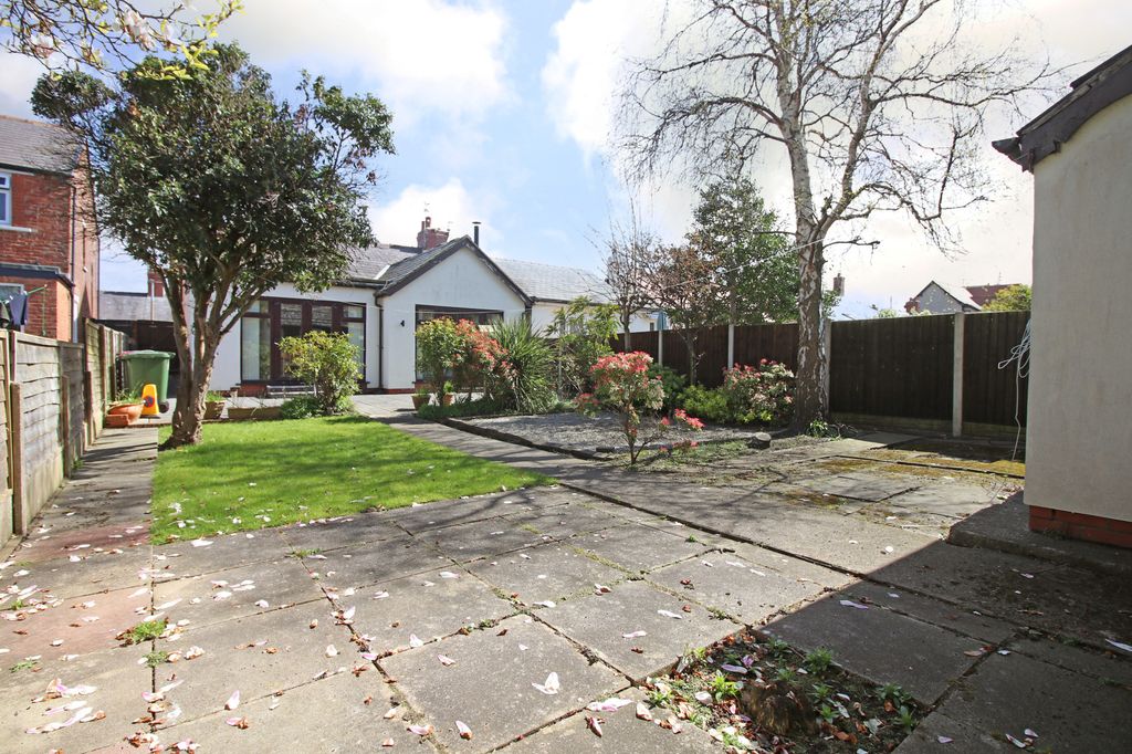 Property photo 2 of 21